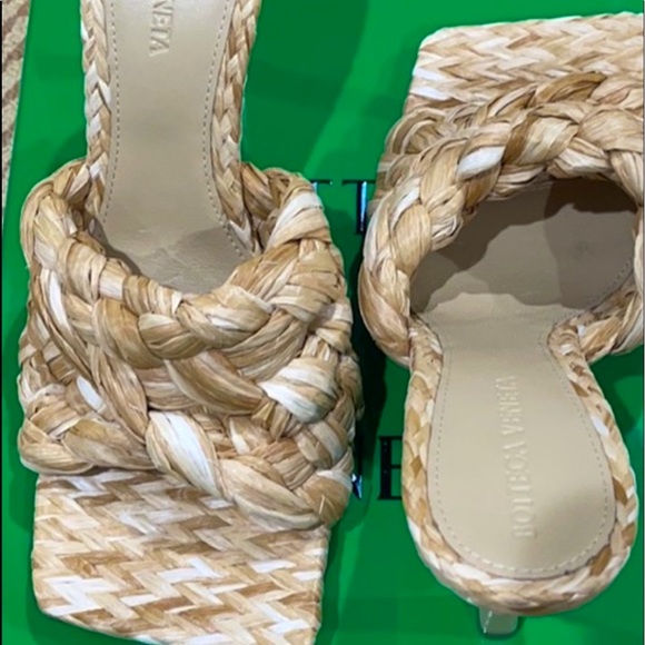 Bottega Veneta Raffia Stretch Mules -Hard to Find! - Picture 6 of 6